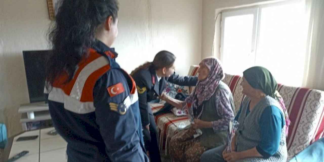 Edirne'de 97 yaşındaki Şahsine Tüfekçi'ye kadınlar günü ziyareti