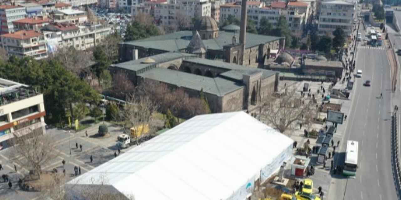 Kayseri’de iftar sofraları Büyükşehir’den