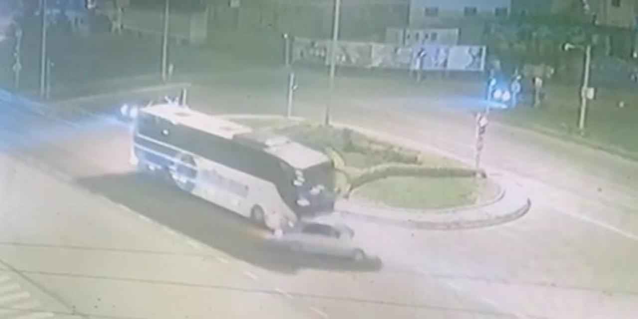 Düzce’de yolcu otobüsü ile otomobil çarpıştı: 2 yaralı 