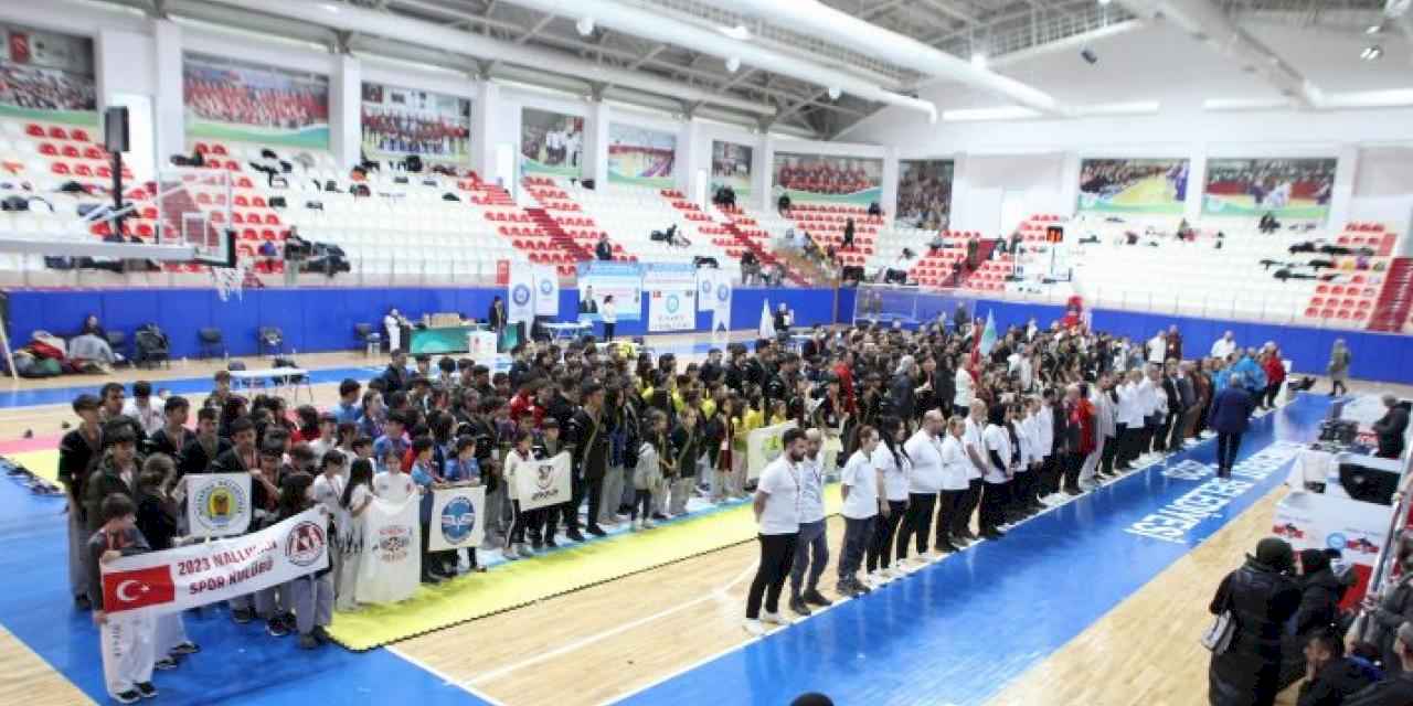 Alpagut meşalesi Ankara’da yandı