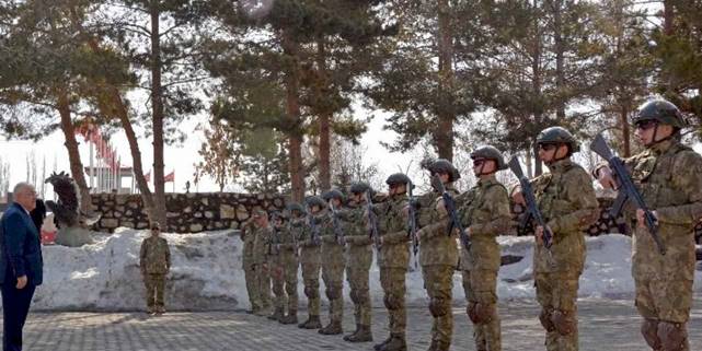 Bakan Güler sınır hattı denetimlerinde