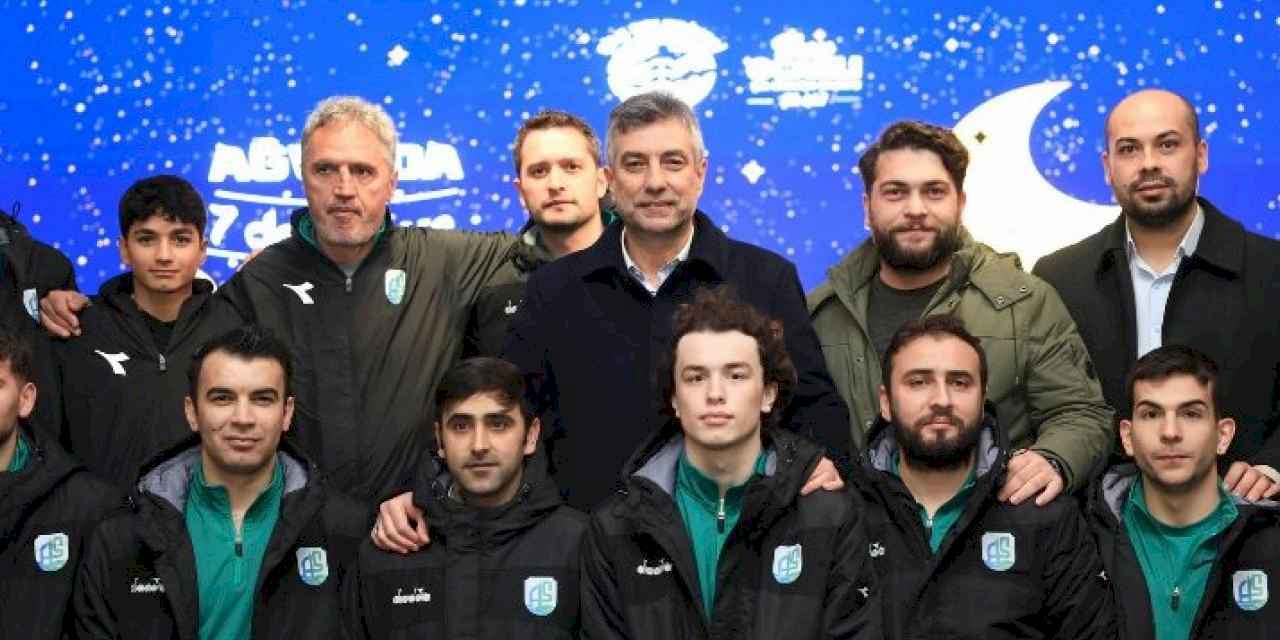 Şile Ağva Meydanında kurulan gönül sofrasına yoğun ilgi