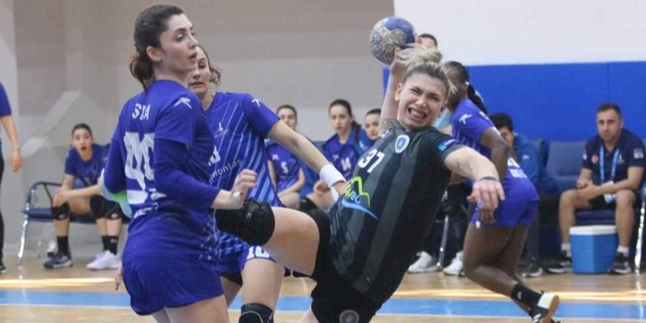 Bursa Büyükşehir Belediyespor İzmir Büyükşehir Belediyespor'u mağlup etti