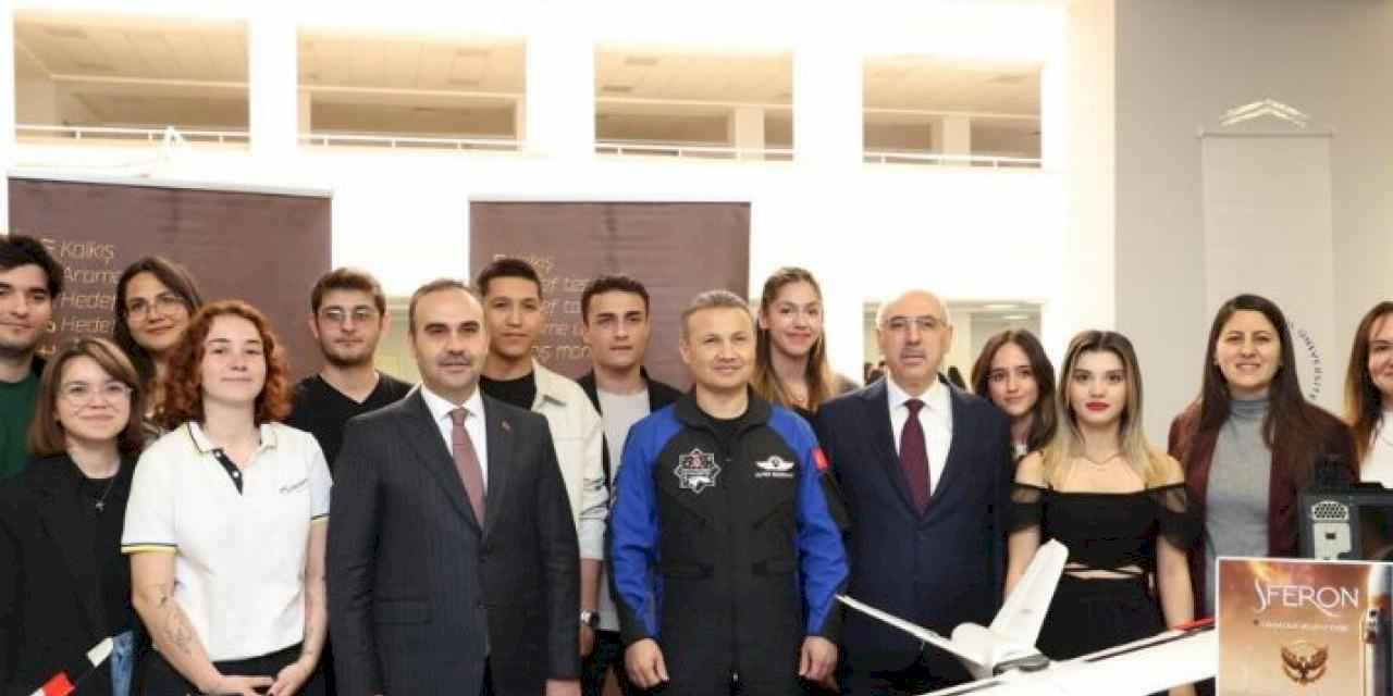 Bakan Kacır ve ilk Türk astronot Gezeravcı Dokuz Eylül'de