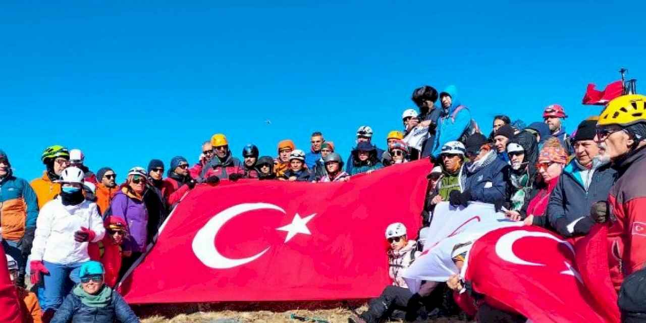 SARDOS üyeleri Çanakkale Şehitleri için Kazdağları'na tırmandı