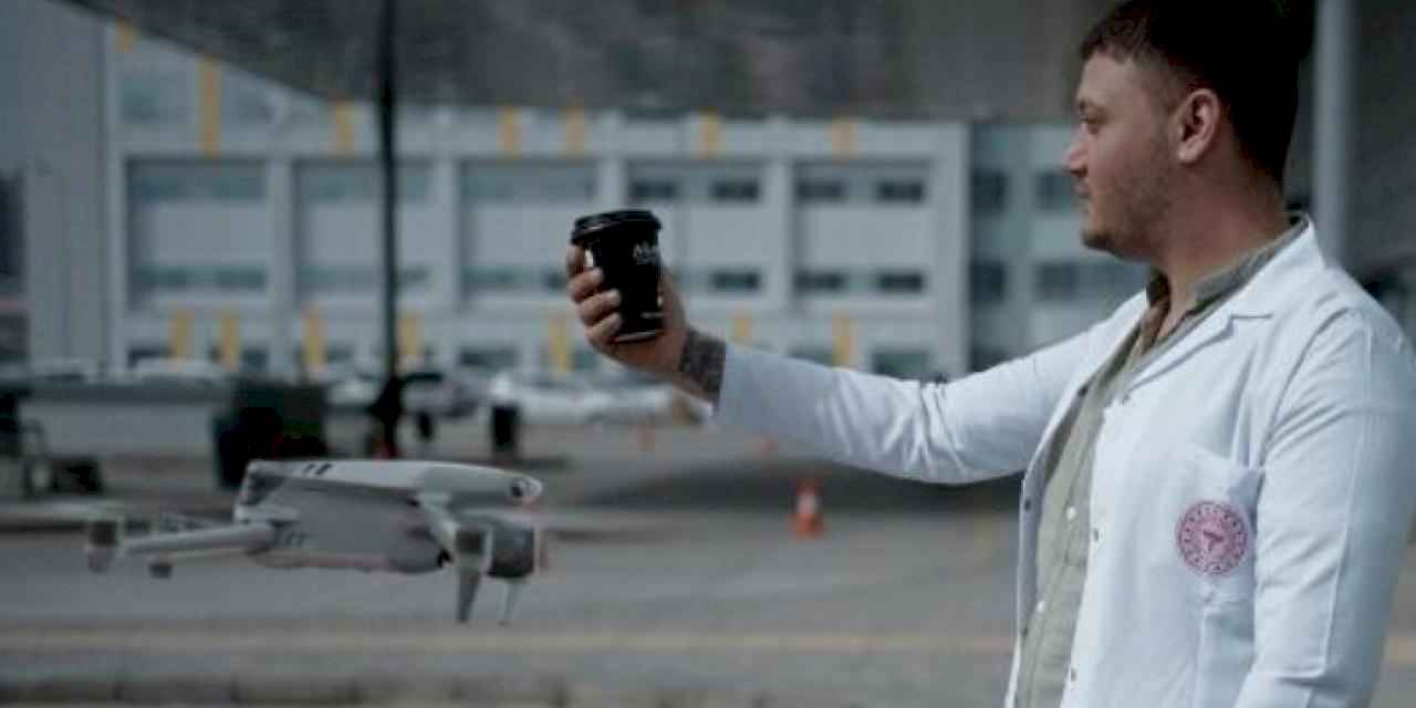Sağlık çalışanlara dronelerle kahve ikramı