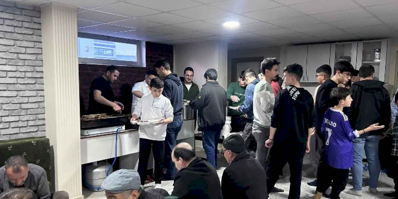 Erkilet’te gençler iftarda buluştu