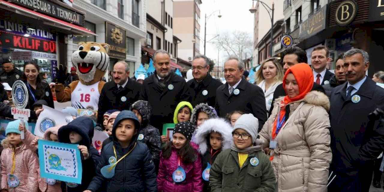 Bursa'da Barış için su yürüyüşü