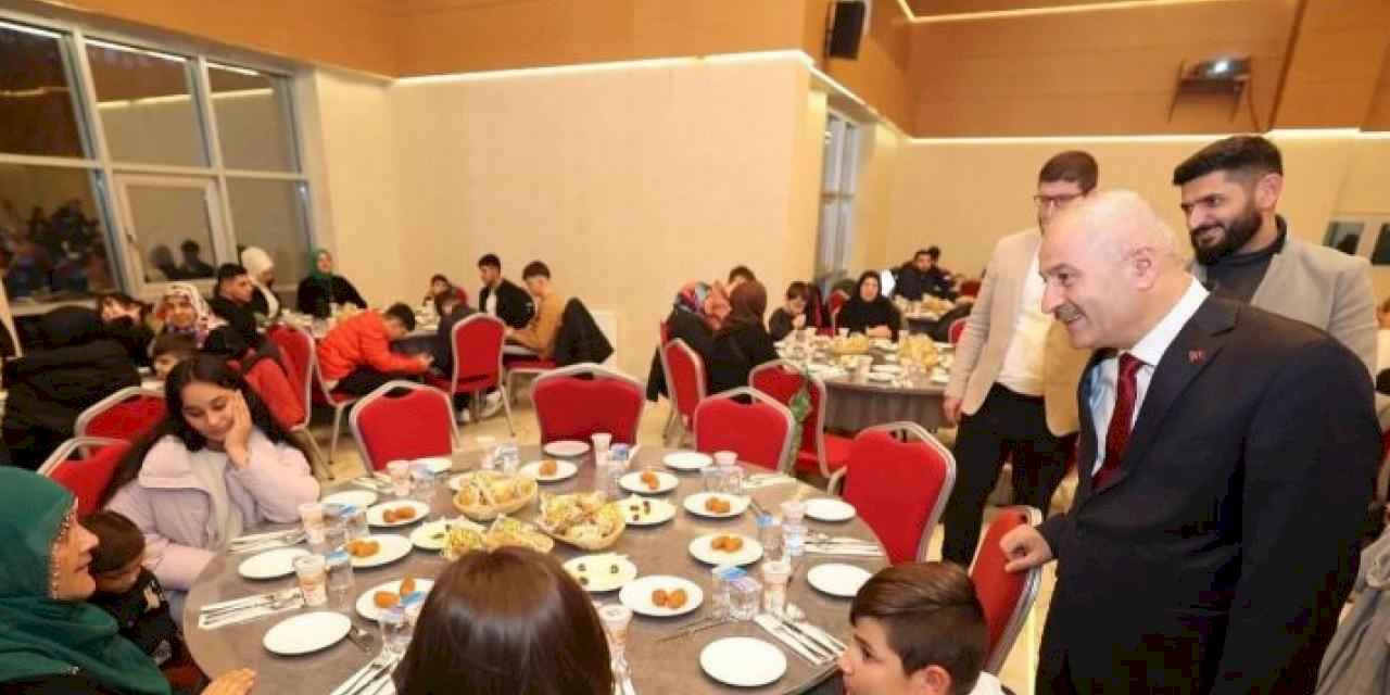 Başkan Büyükgöz yetim ve öksüzleri unutmadı