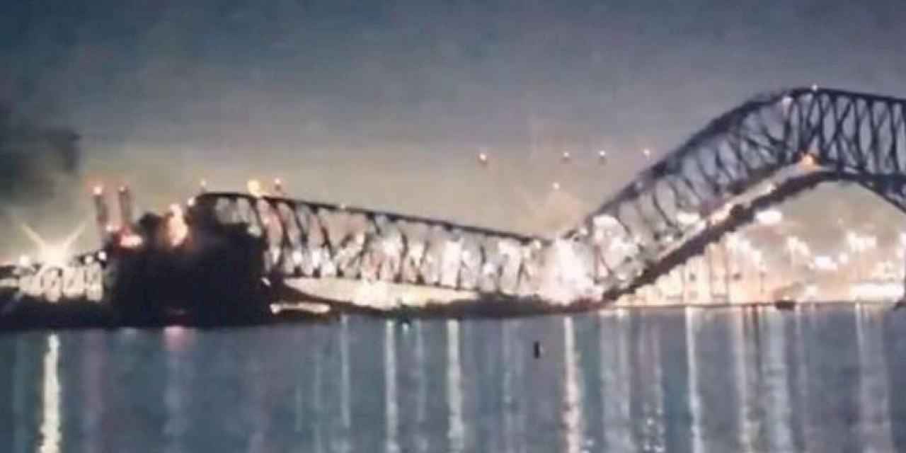 ABD'de yük gemisi köprüyü yıktı!