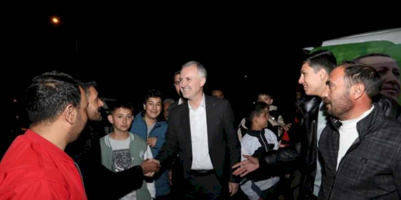 Başkan Alper Taban Teravih Programları'nda vatandaşla buluşuyor