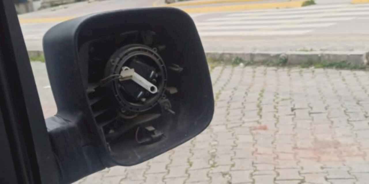 Kocaeli'de Büyükşehir adayının seçim aracına taşlı saldırı!