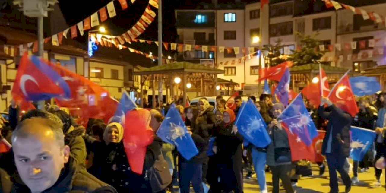 Zekiye Tekin ve kadınlar Pazaryeri sokaklarına sığmadı