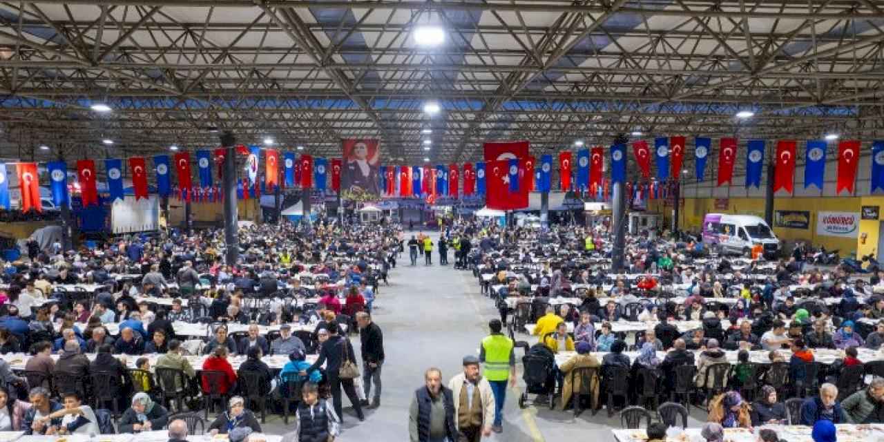 Başkan Tokat, iftar sofrasında vatandaşla buluştu