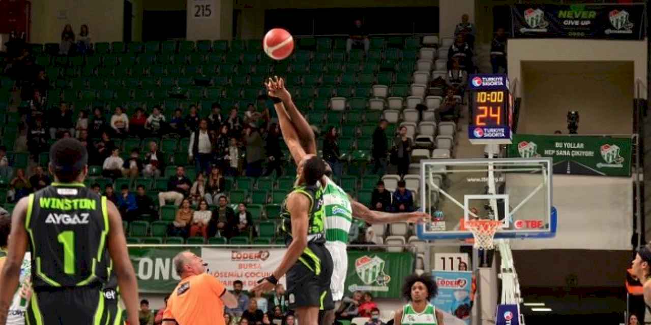 Basketbolda Bursa derbisinin galibi TOFAŞ oldu