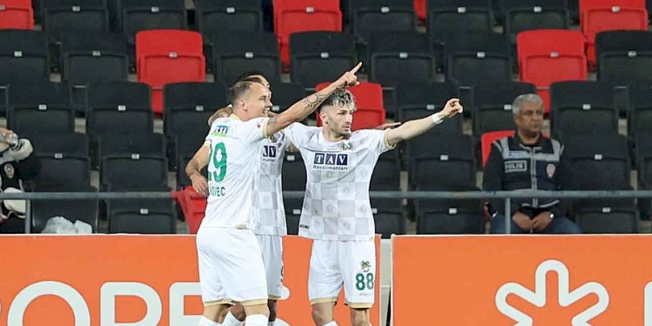 Gaziantep FK 0-3 Corendon Alanyaspor (Maç Sonucu) Alanya Antep'te rahat kazandı!!