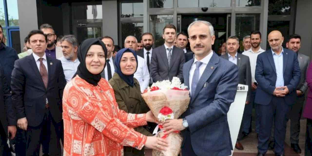 Kocaeli Çayırova'da Başkan Çiftçi'ye özel karşılama