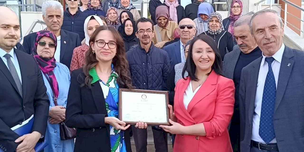 Bilecik Pazaryeri'nde Başkan Tekin mazbatasını aldı