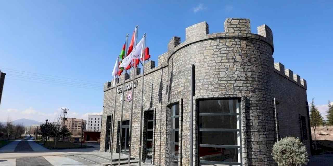 Şuşa Azerbaycan Evi'nde açılış heyecanı