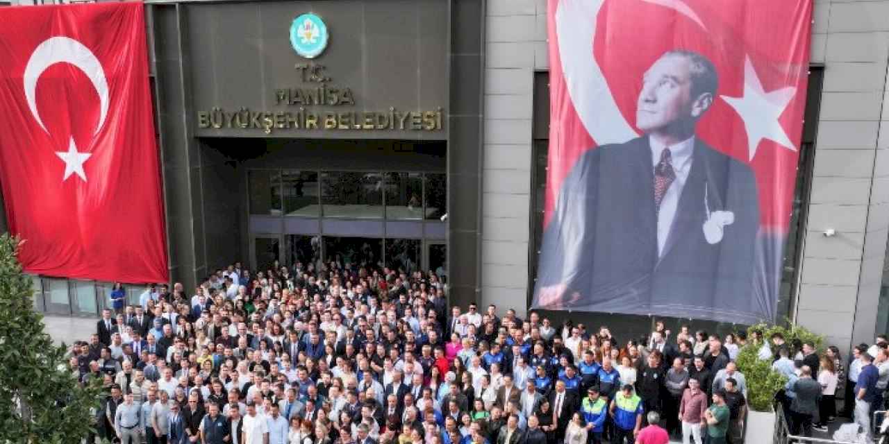 Manisa Büyükşehir Belediyesi personeli bayramlaştı