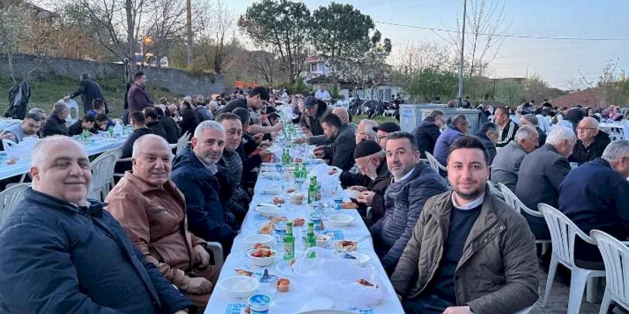 Hayırsever iş insanı Mehmet Başaran, Kadir Gecesi iftar geleneğini sürdürdü