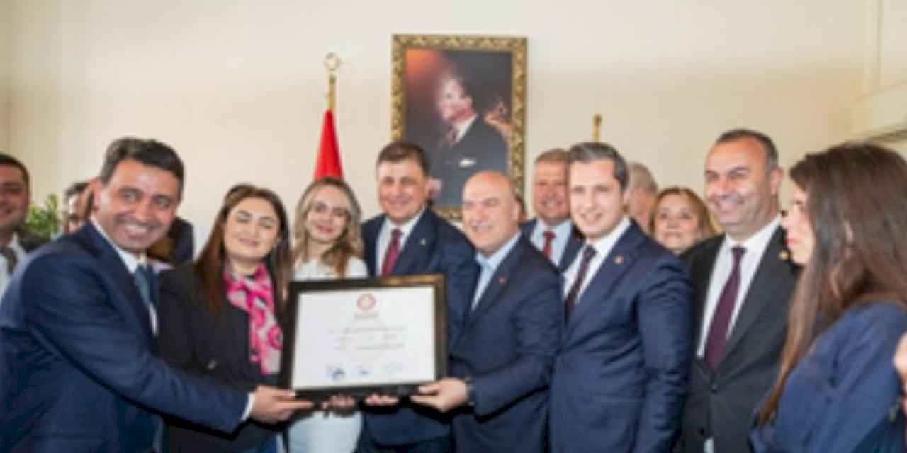 Başkan Cemil Tugay görevi devraldı