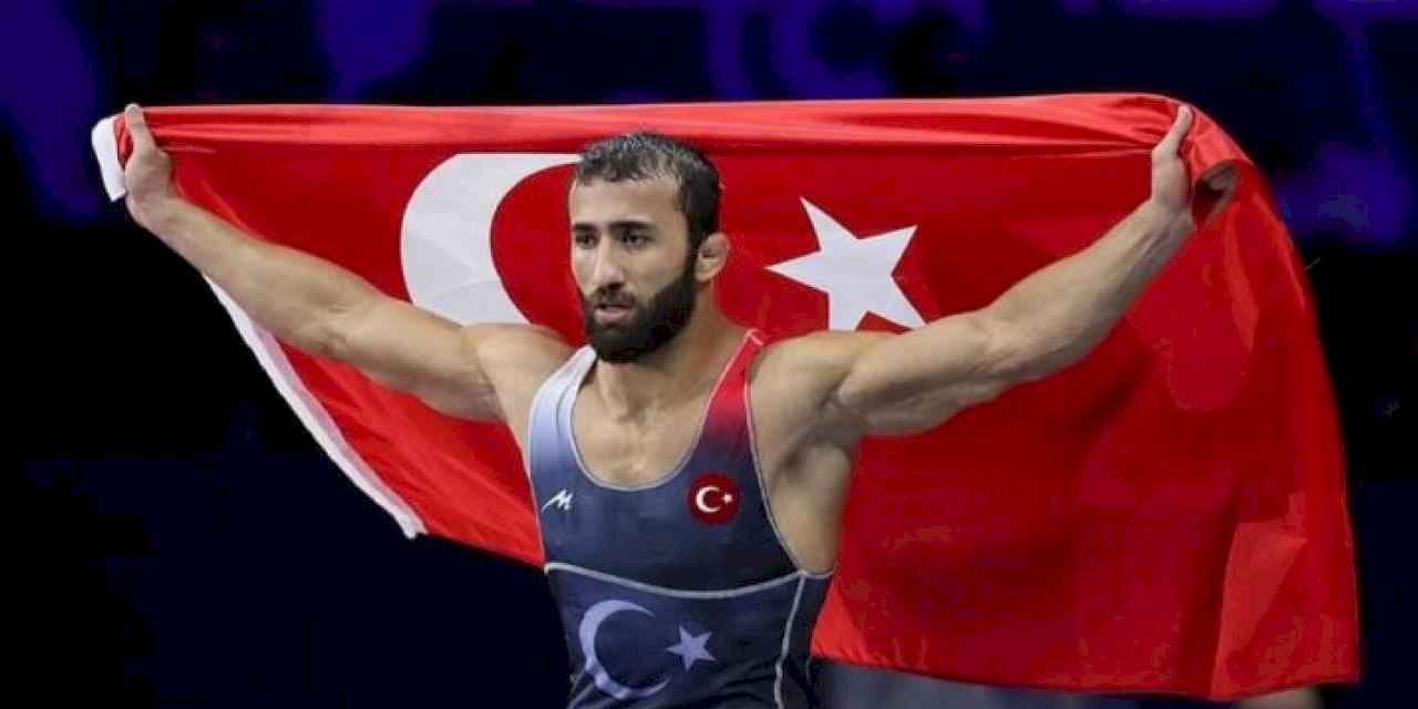 Millilere Bakan'dan tebrik