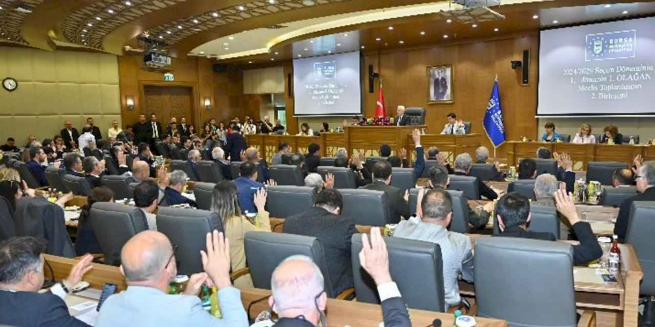 Bursa Büyükşehir Meclisi'nden eski Başkan Aktaş'ın faaliyetlerine oy birliği