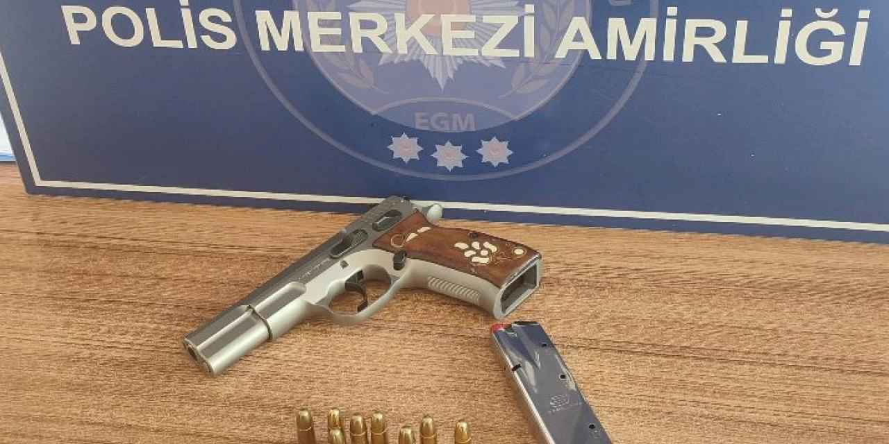 Keşan'da iki ayrı operasyonda ruhsatsız silah ele geçirildi