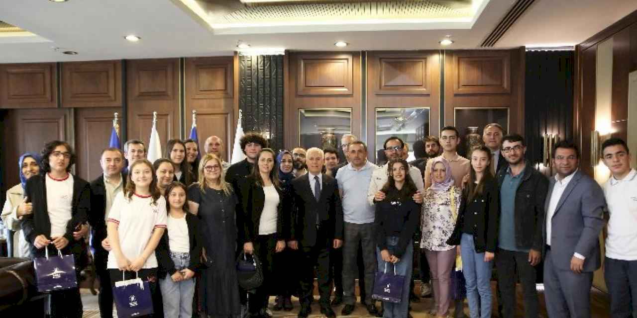 Bursa'da başarılı öğrenciler ödüllendirildi