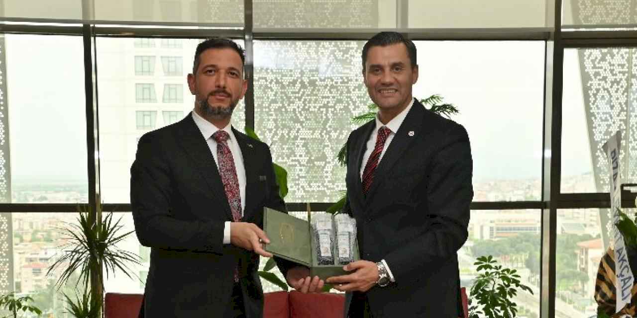 Milli Eğitim Müdürü Uğurelli, Başkan Zeyrek’i ziyaret etti