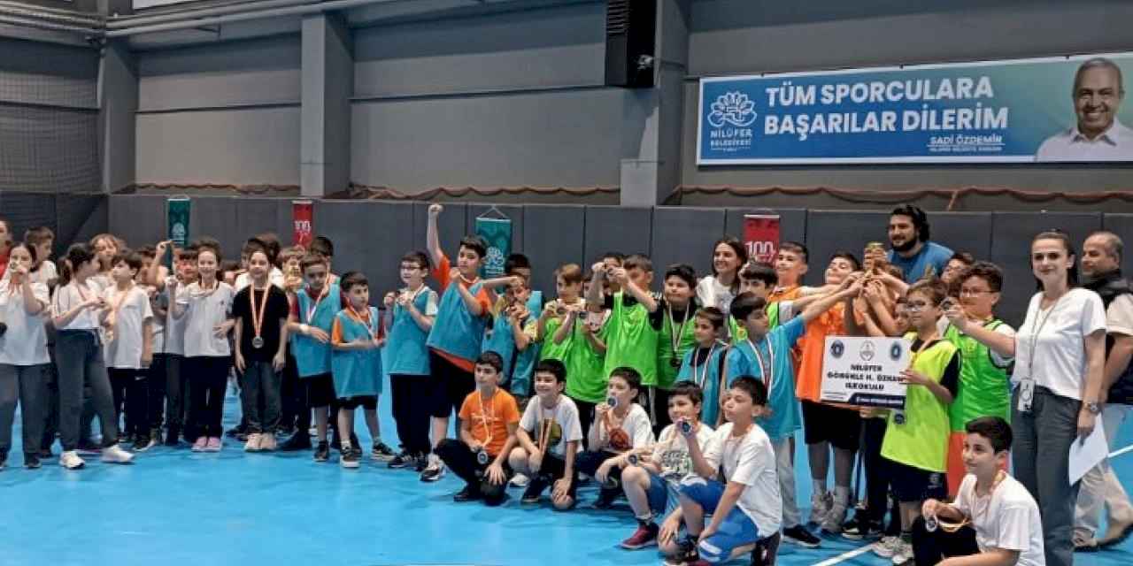 Bursa Nilüfer'de sportif başarılar ödülle taçlandırıldı