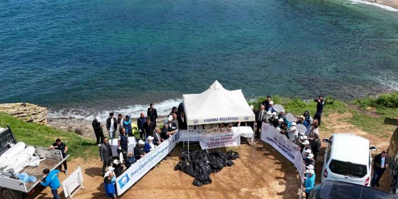 Kocaeli'de Sardala Koyu’ndan 30 poşet atık toplandı