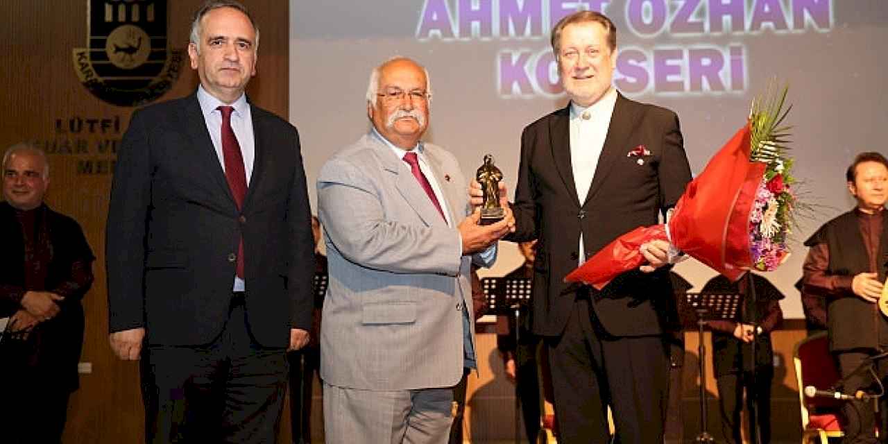 Karaman'da Ahmet Özhan ve İstanbul Tarihi Türk Müziği Topluluğu'nun konseri ilgi gördü