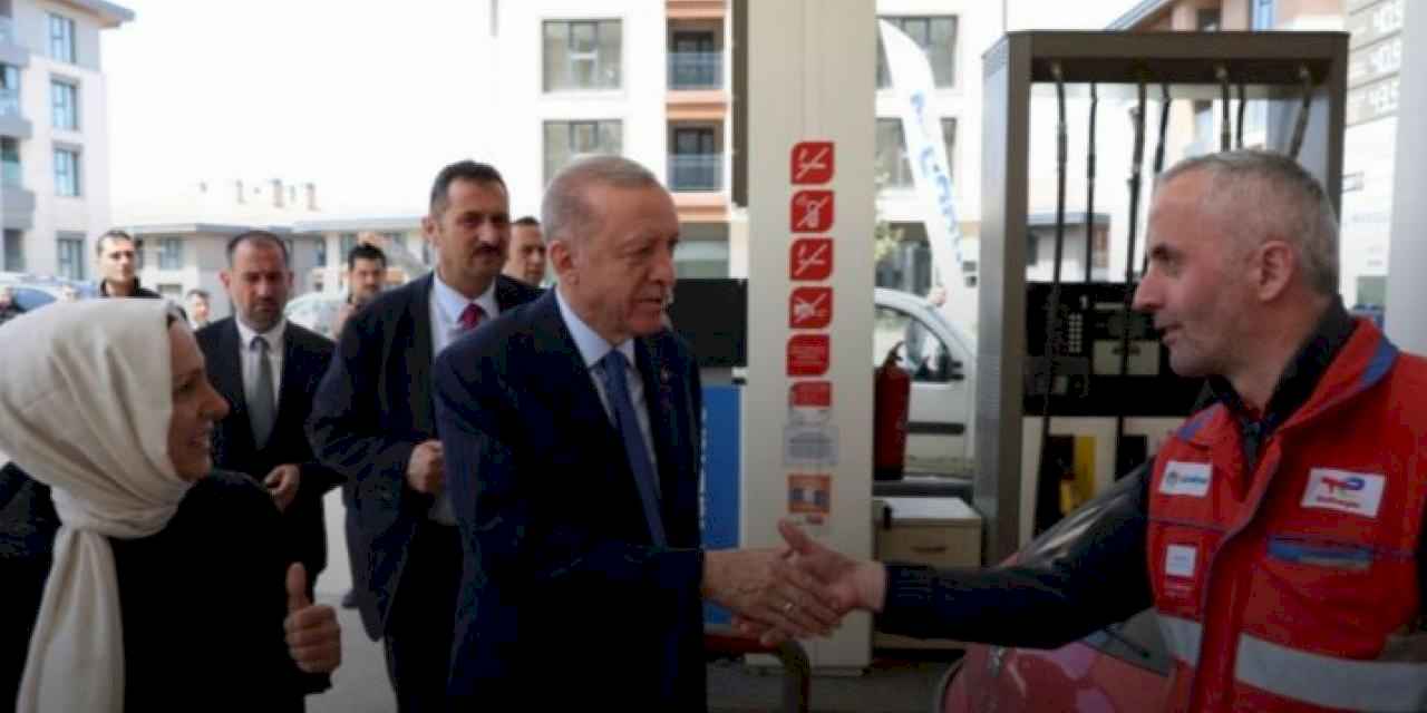Cumhurbaşkanı Erdoğan, akaryakıt istasyonu çalışanlarını ziyaret etti