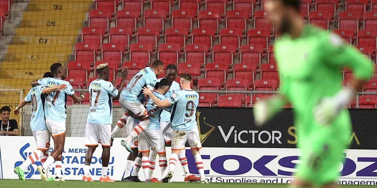 Atakaş Hatayspor 1-2 Rams Başakşehir (Maç Sonucu) Mersin'de kazanan Başakşehir!