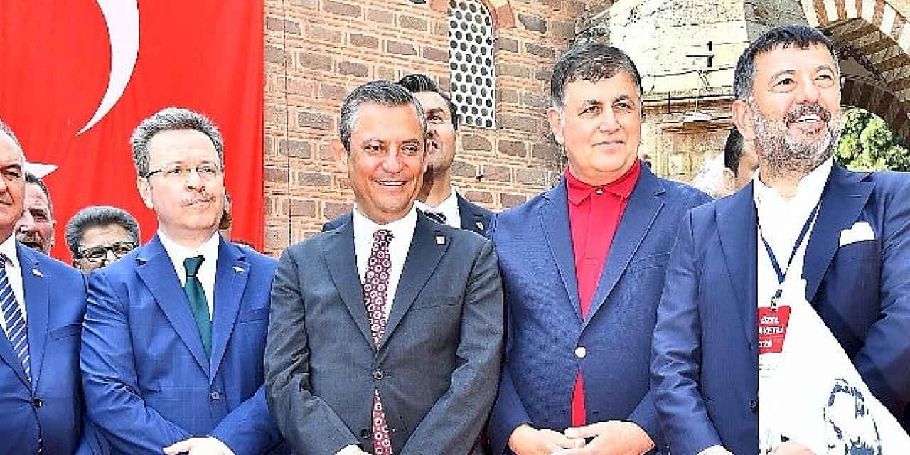 Başkan Cemil Tugay 484'üncü Uluslararası Manisa Mesir Macunu Festivali'ne katıldı