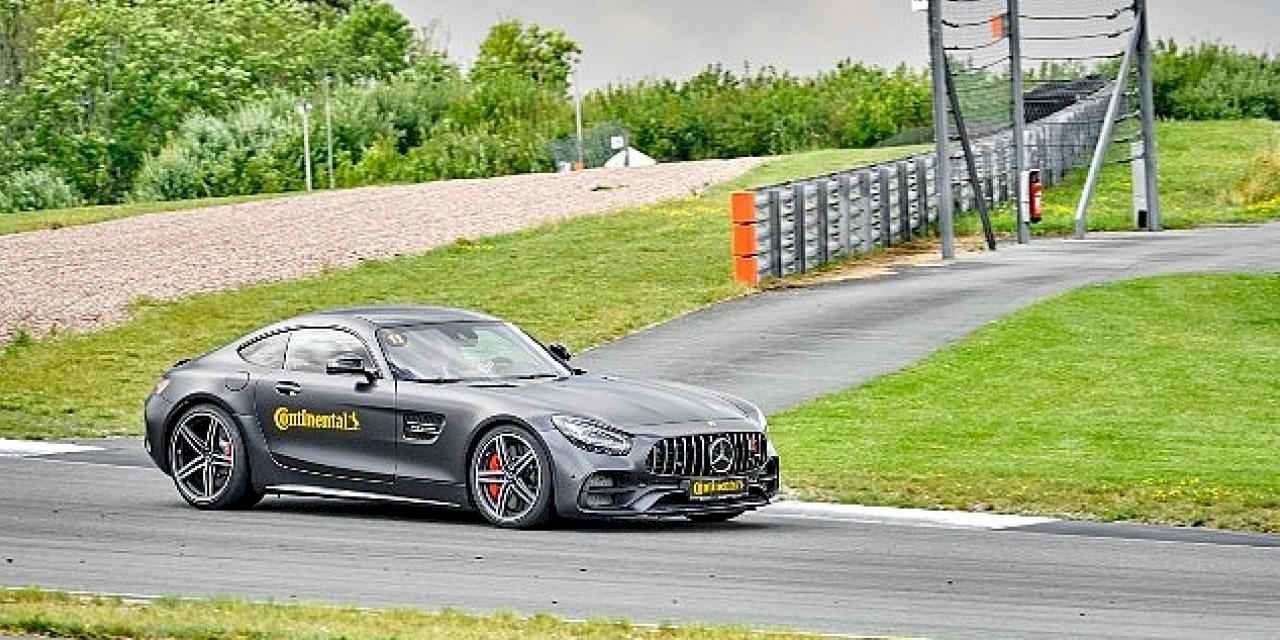 Auto Bild Sportscars Testinin Galibi Continental SportContact 7