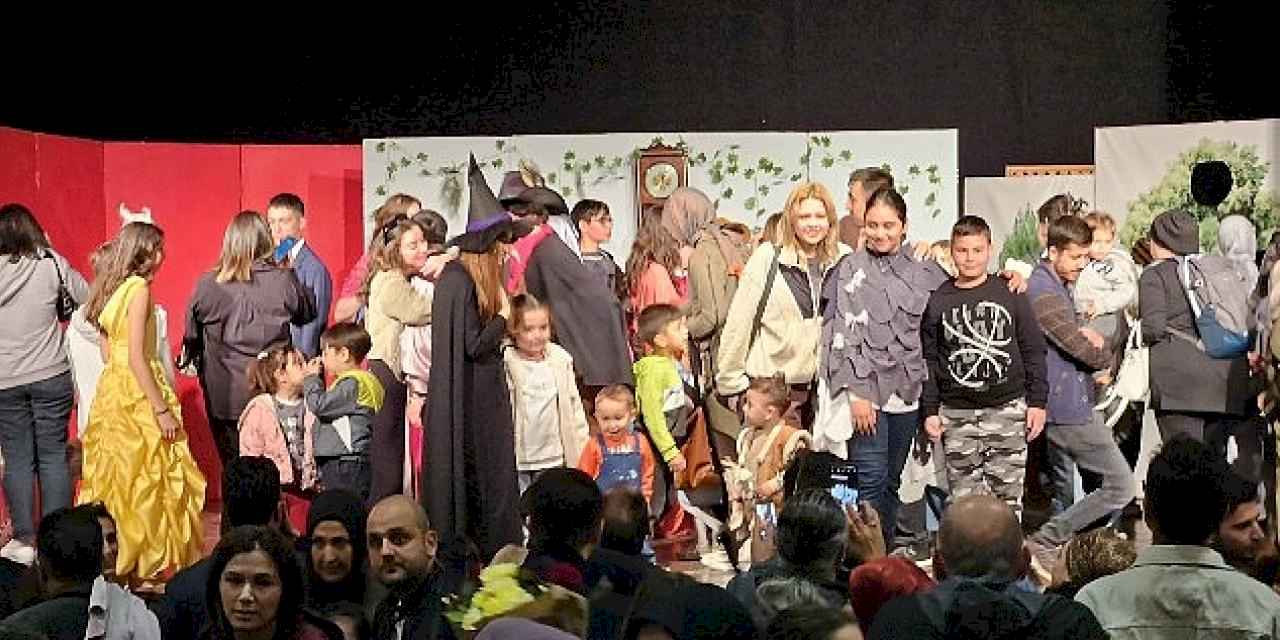 'Unutulan Kitap' adlı müzikal, çocuklara eğlenceli anlar yaşattı