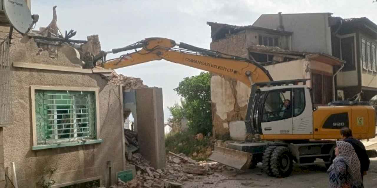  Bursa Osmangazi'de metruk bina talimatı