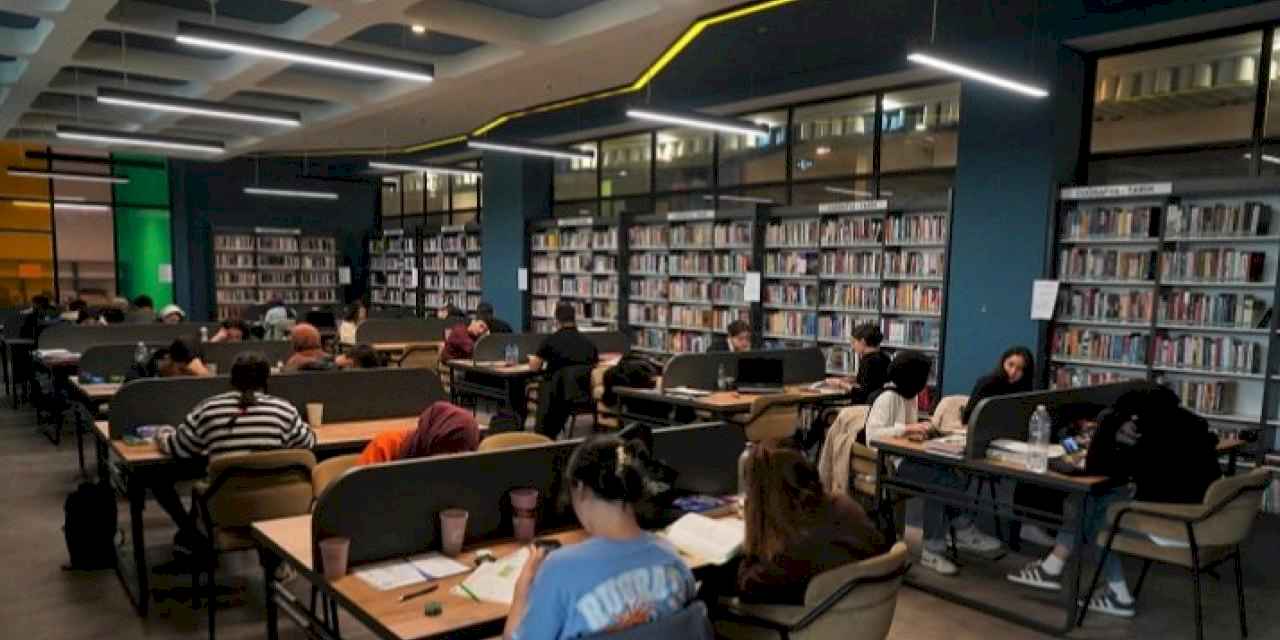 Çayırova'da gençler sınavlara burada hazırlanıyor