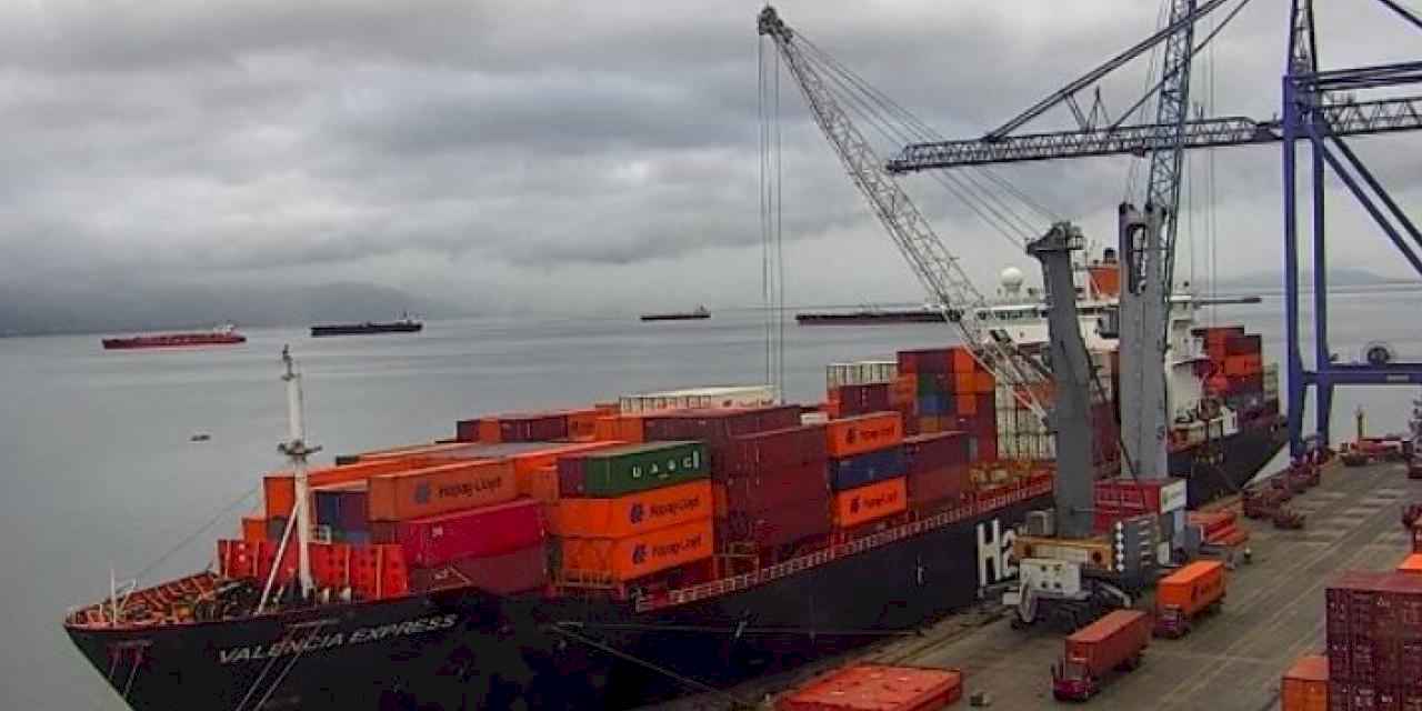 Kocaeli'de gemi kazası sonrası kapatılan rıhtım yeniden açıldı