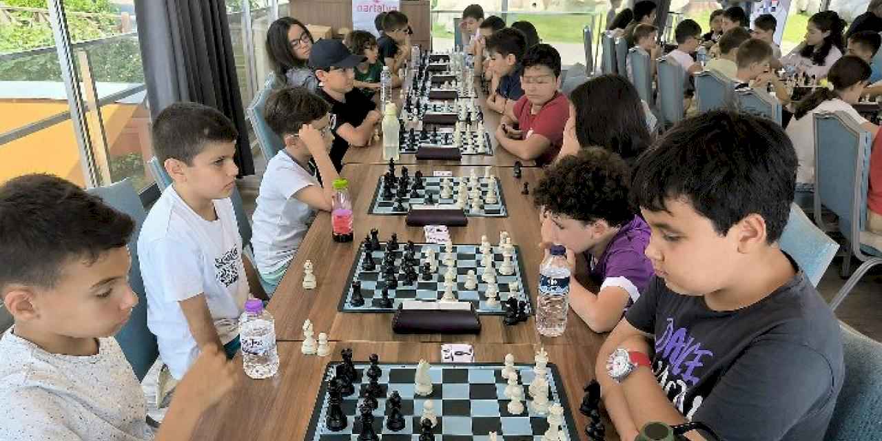 Antalya Muratpaşa'da satranç heyecanı