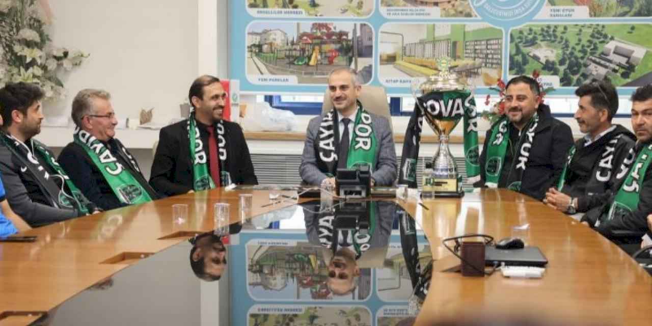 Başkan Çiftçi, şampiyon Çayırovaspor’u ağırladı