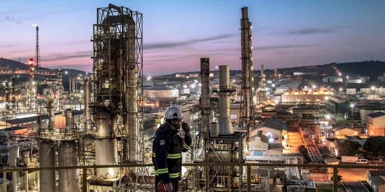 TÜPRAŞ'ta baca tamiri yapan işçi hayatını kaybetti