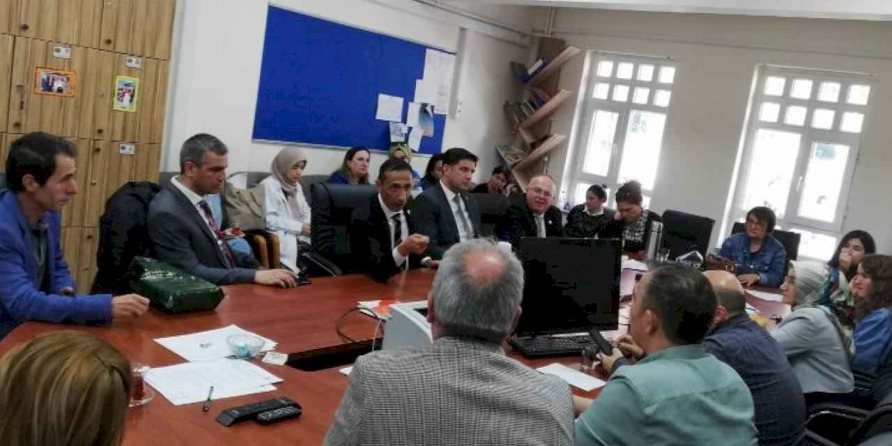 Eğitim Gücü Sen Bilecik'te okulları ziyaret etti