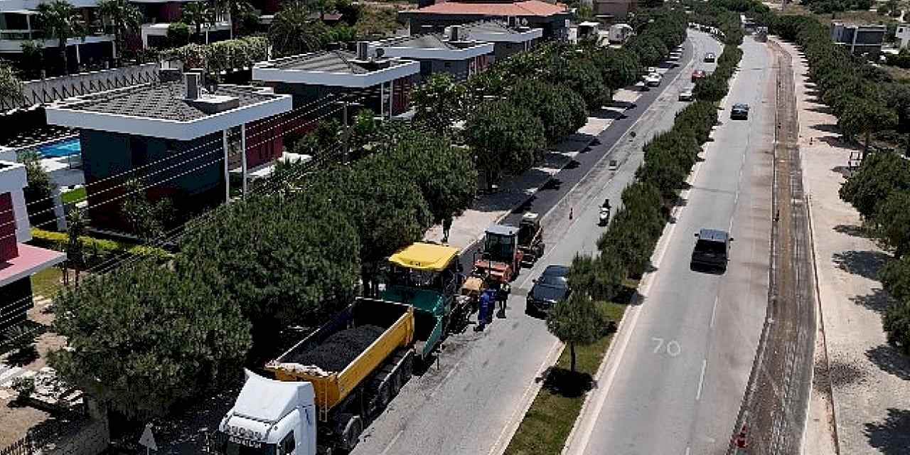 Üç ilçede 14 km yol asfaltlanıyor İzmir Büyükşehir Belediyesi asfalt atağı başlattı
