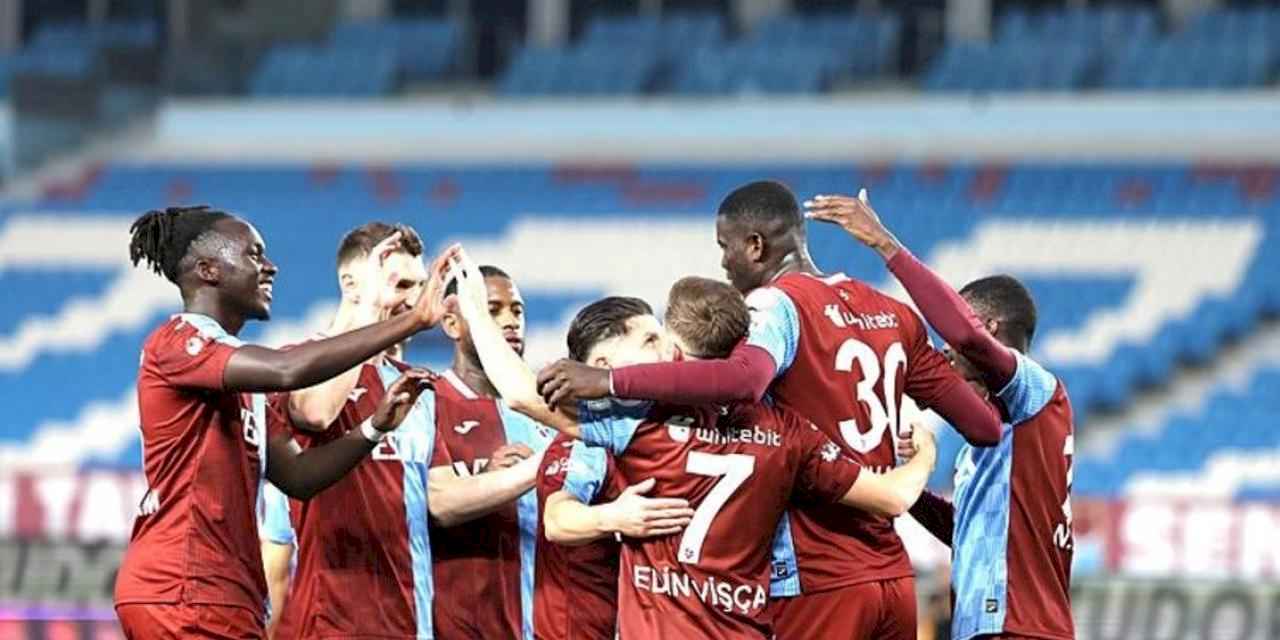 Trabzonspor 3 - 0 İstanbulspor (Maç Sonucu) Trabzon evinde rahat kazandı!