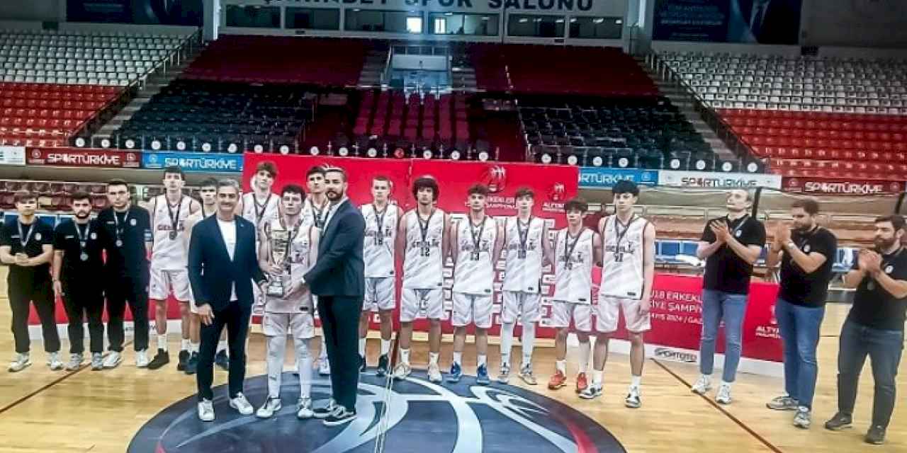 Gemlikliler U18 Türkiye Şampiyonası'nı ikinci tamamladı