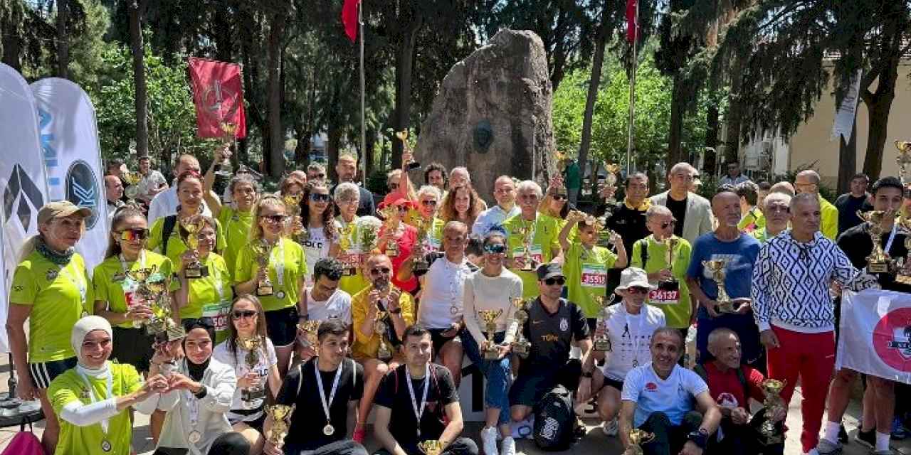 Özlem Işık, Zübeyde Hanım Koşusu'nda kupa kazandı